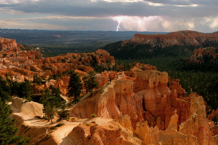 [Lightning at Bryce Canyon National Park]