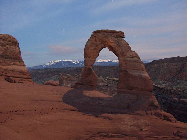 [Delicate Arch in Moonlight]