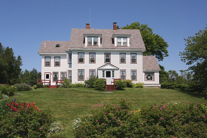 [Captain's House-Acadia's Oceanside Meadows Inn]